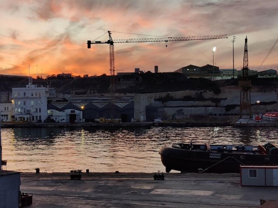 Crew 2 Savynomad Harbour Residences Wow Views Cospicua Exterior foto