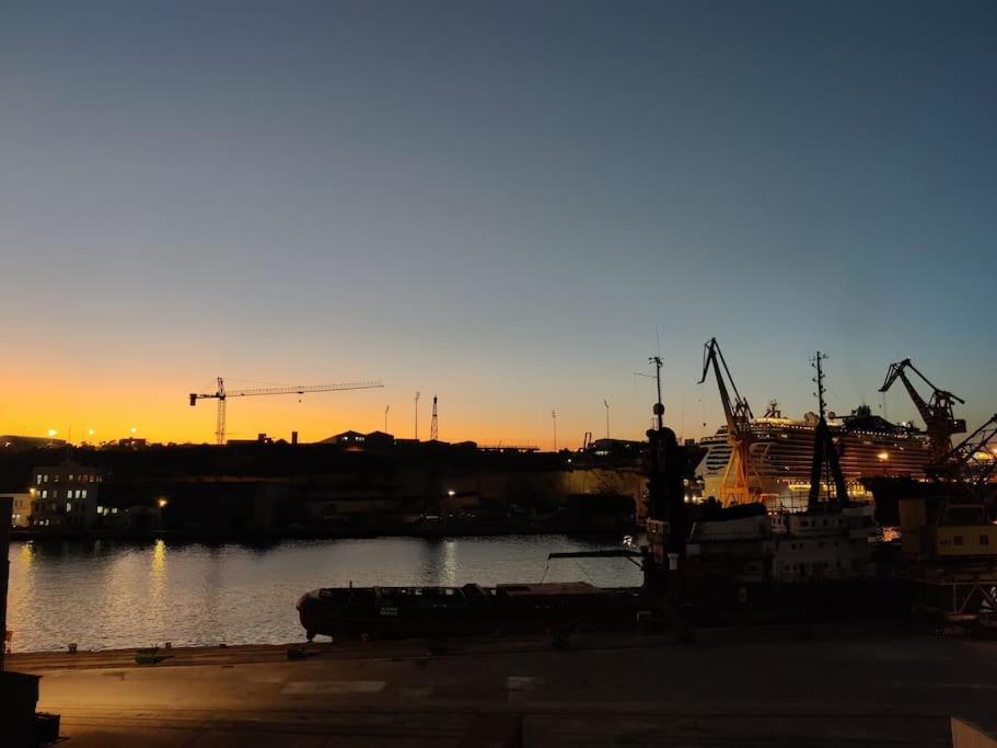 Crew 2 Savynomad Harbour Residences Wow Views Cospicua Exterior foto